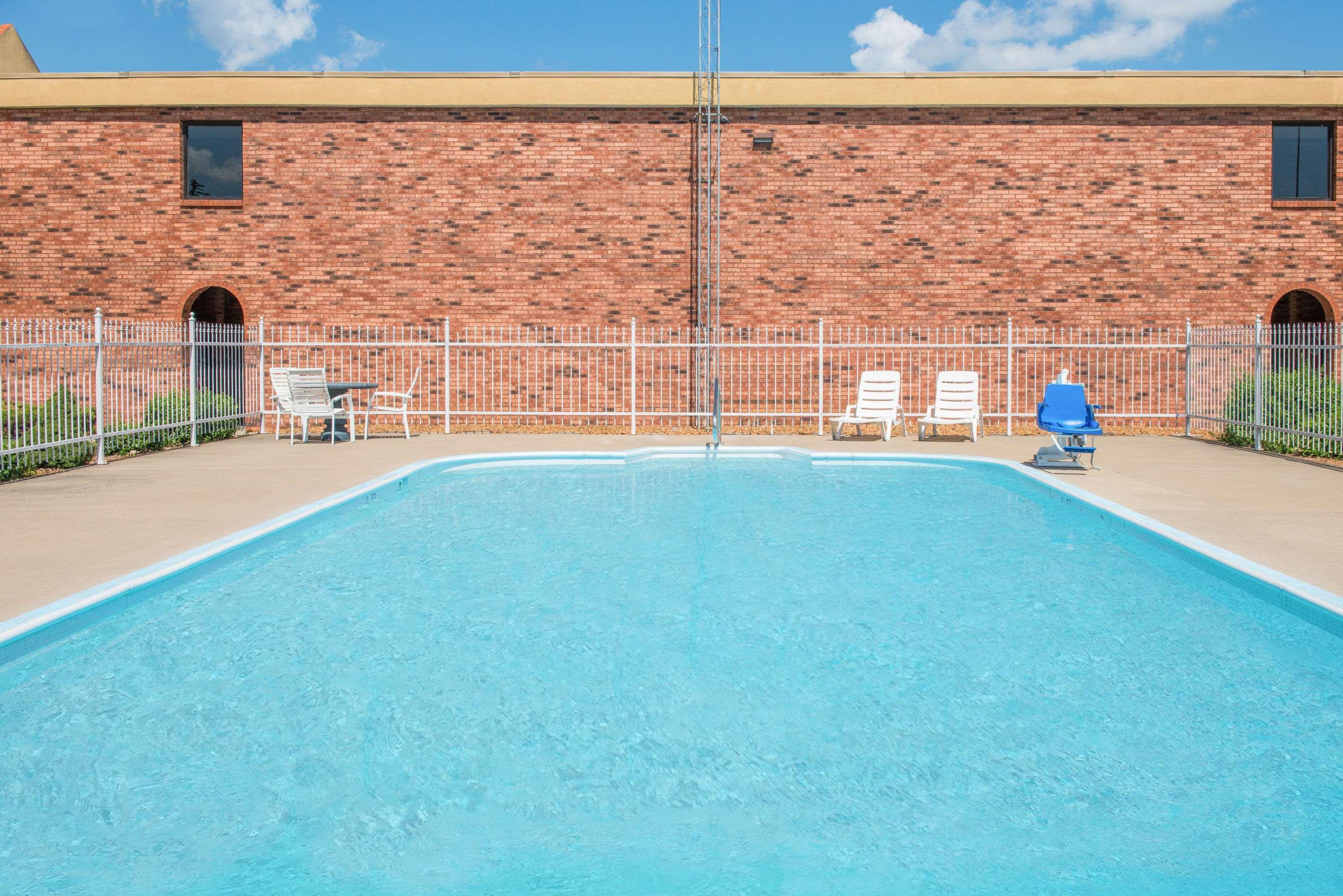 Days Inn By Wyndham Calvert City - Paducah East Dış mekan fotoğraf